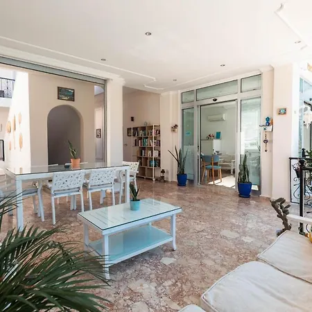 ベッド・アンド・ブレックファスト Bronze