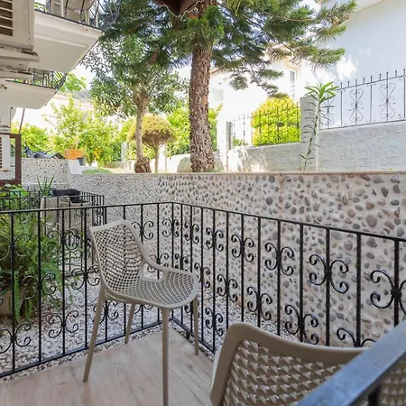 Bronze ベッド・アンド・ブレックファスト オルデニズ