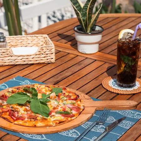 ベッド・アンド・ブレックファスト Bronze