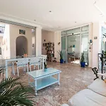 Bed & Breakfast Bronze