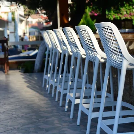 Bronze ベッド・アンド・ブレックファスト オルデニズ