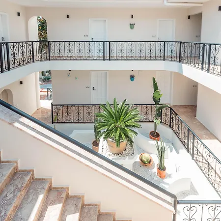 Bronze ベッド・アンド・ブレックファスト